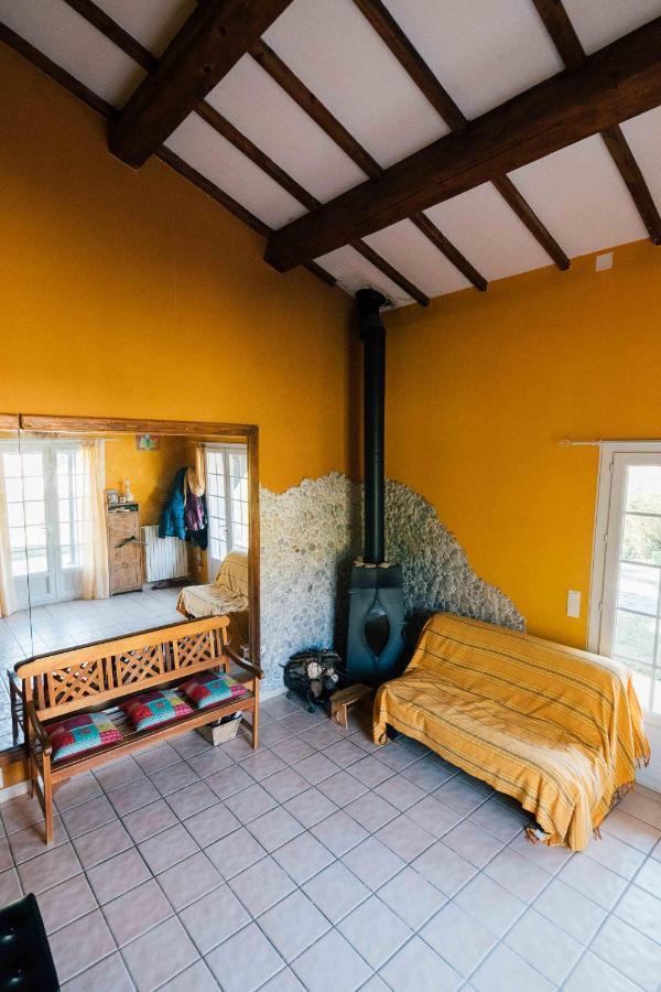 Maison D'Hotes Eco-Responsable Avec Piscine 6X12M Châteaudouble Esterno foto