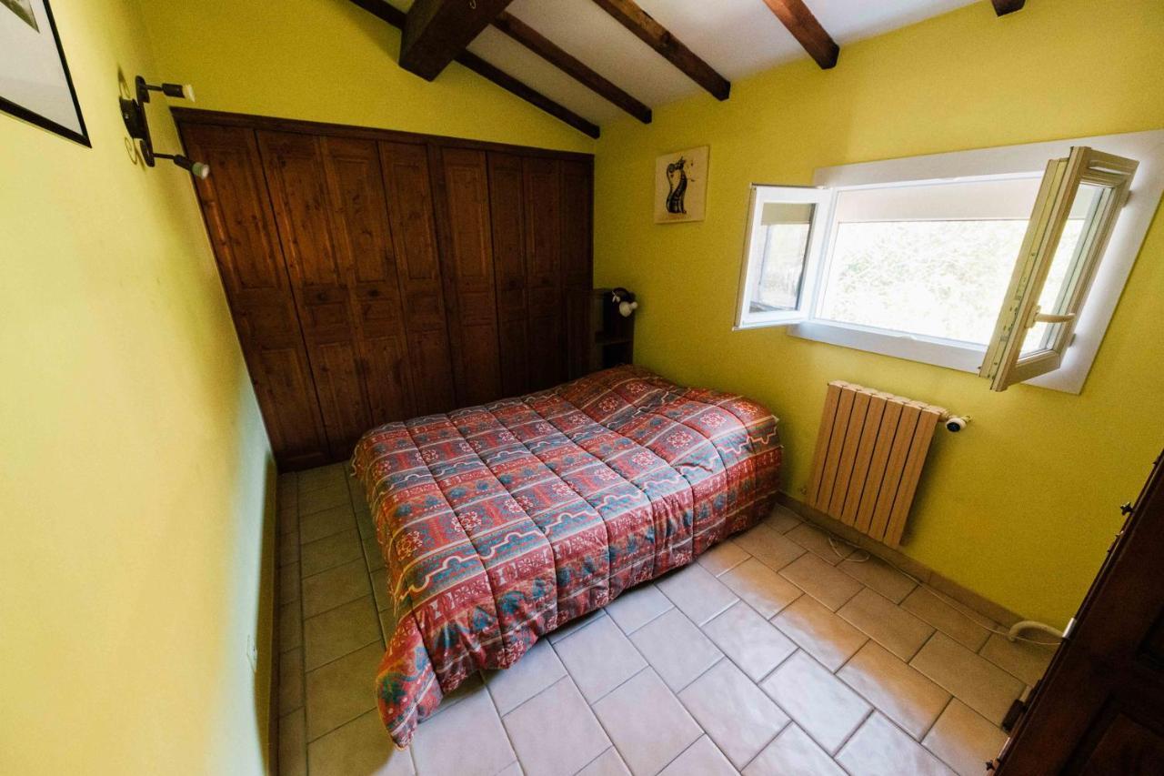 Maison D'Hotes Eco-Responsable Avec Piscine 6X12M Châteaudouble Esterno foto